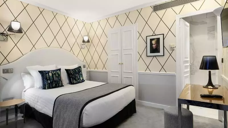 اتاق کلاسیک یک تخته, Le Royal Rive Gauche