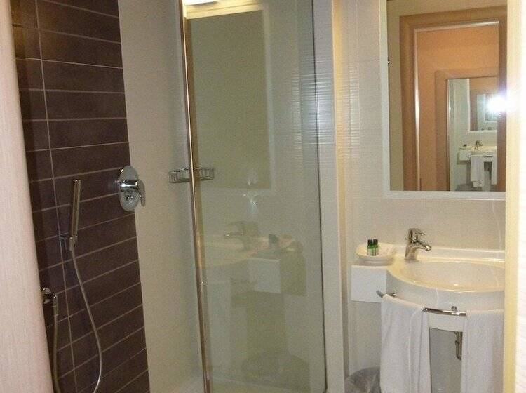 غرفة قياسية, Mediterraneo Palace