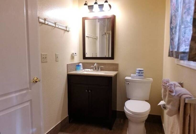 منزل غرفتين نوم, Nevada City Inn