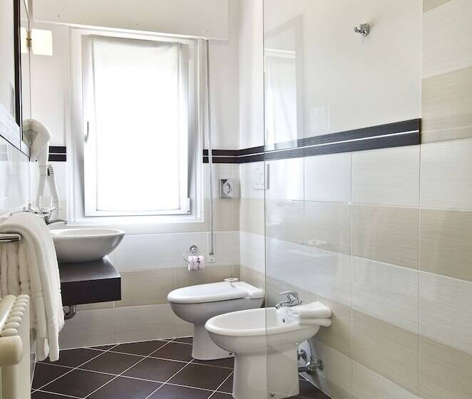 家庭海景房, Petit Palais