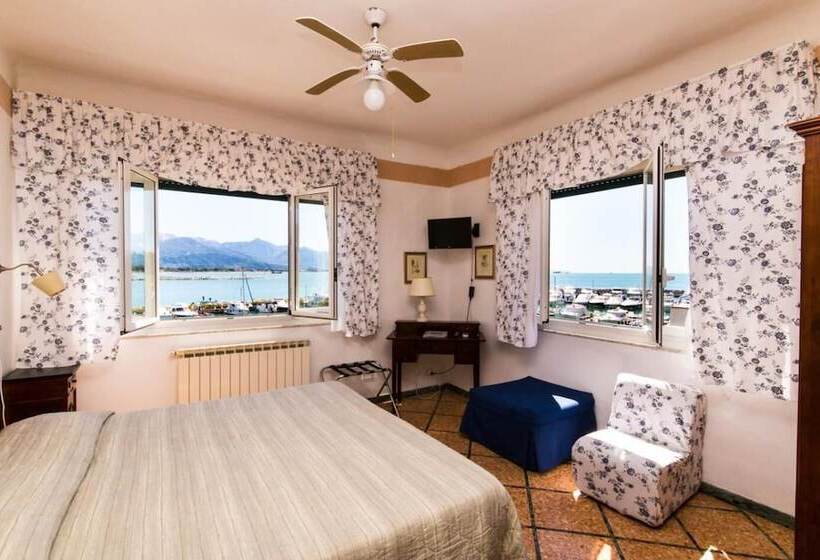 חדר סטנדרט נוף לים, Sette Archi