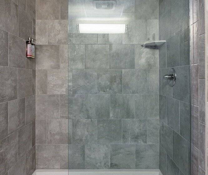 Deluxe Room Park View, Seven Sebring Raceway