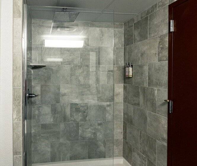 Deluxe Room Park View, Seven Sebring Raceway