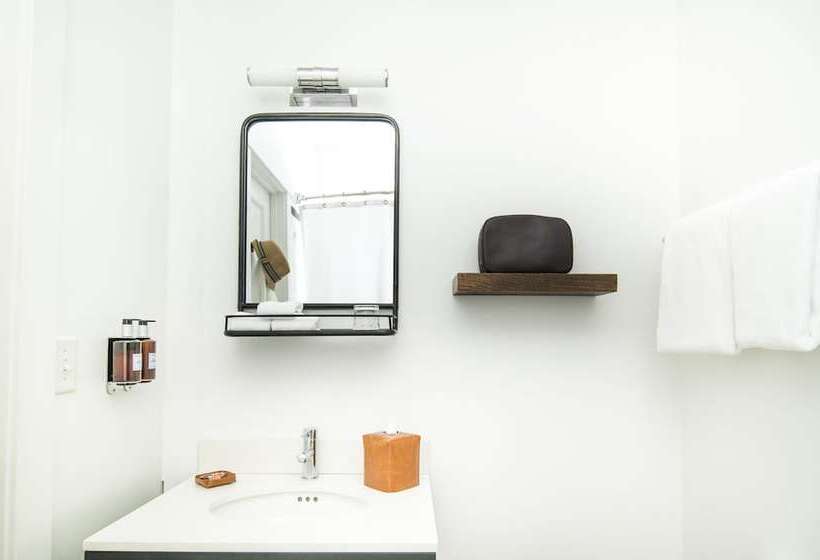 套房, The Armstrong