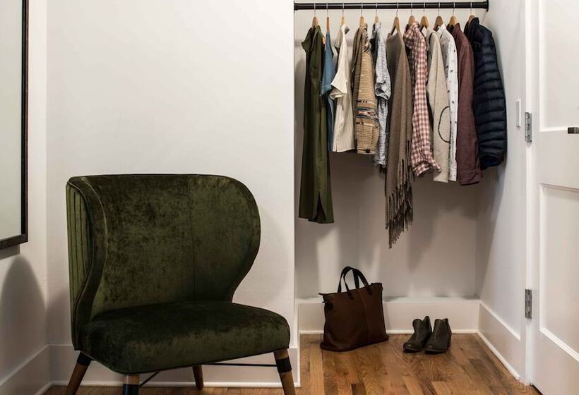 标准间, The Armstrong