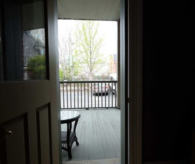 高级大房间, The Inn On Ferry Street