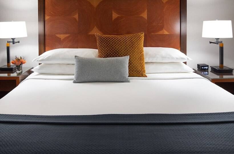 חדר דלוקס, The Paramount Hotel Portland