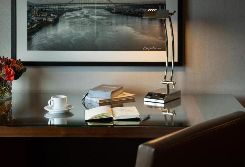 חדר דלוקס, The Paramount Hotel Portland