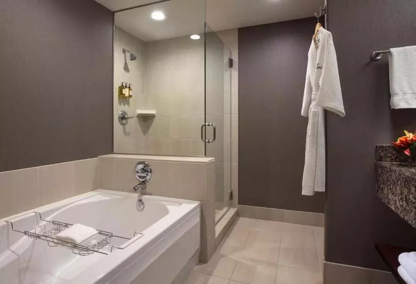 اتاق اجرایی با تخت بزرگ, The Paramount Hotel Portland