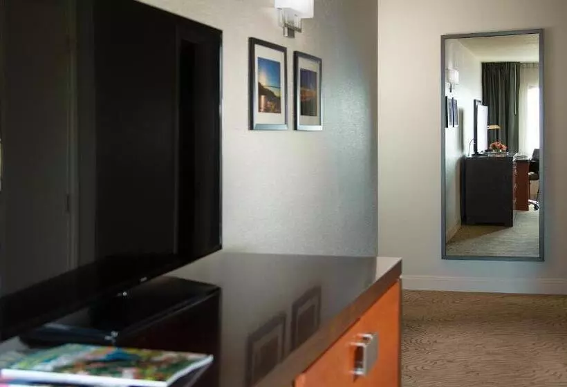 اتاق اجرایی با تخت بزرگ, The Paramount Hotel Portland
