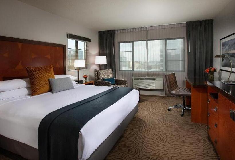 חדר אקזקיוטיב חדר קינג, The Paramount Hotel Portland