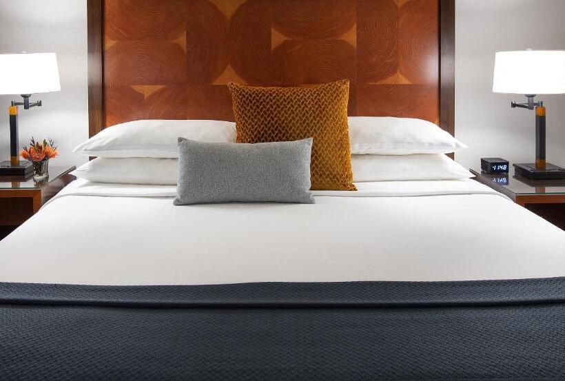 חדר סטנדרט עם מיטת קינג, The Paramount Hotel Portland