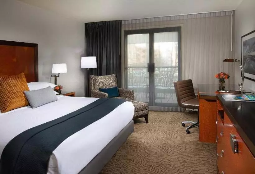 اتاق سوپریور با تخت بزرگ, The Paramount Hotel Portland