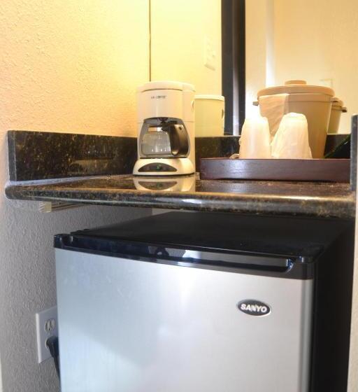 스탠다드 스튜디오, Victoria Park