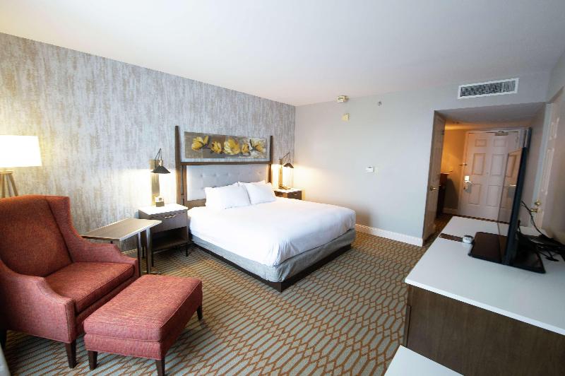 Стандартный Номер Кровать Кинг, Virginia Crossings Hotel, Tapestry Collection By Hilton