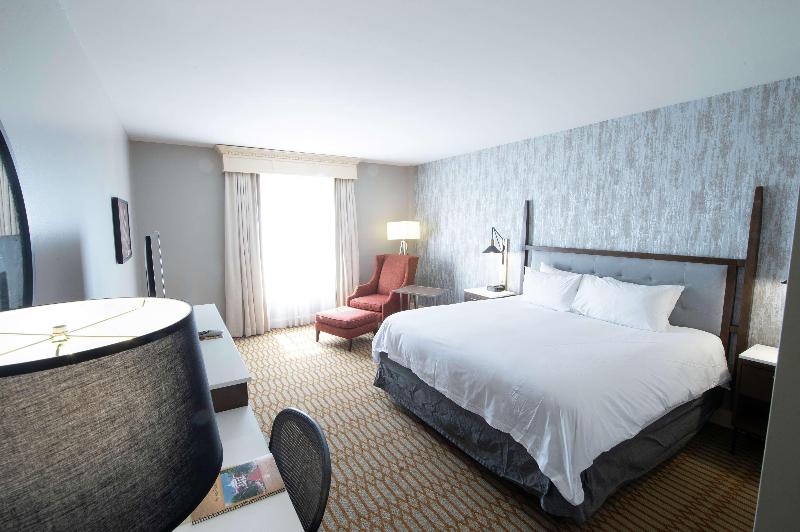 Habitació Estàndard Llit King, Virginia Crossings Hotel, Tapestry Collection By Hilton