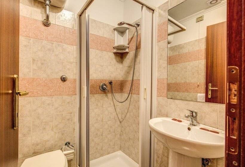 חדר סטנדרט לארבעה, Virginia