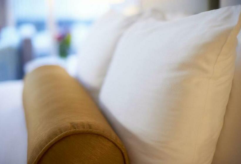 Deluxe Kamer met Kingsize Bed en Uitzicht op de Stad, Kinzie