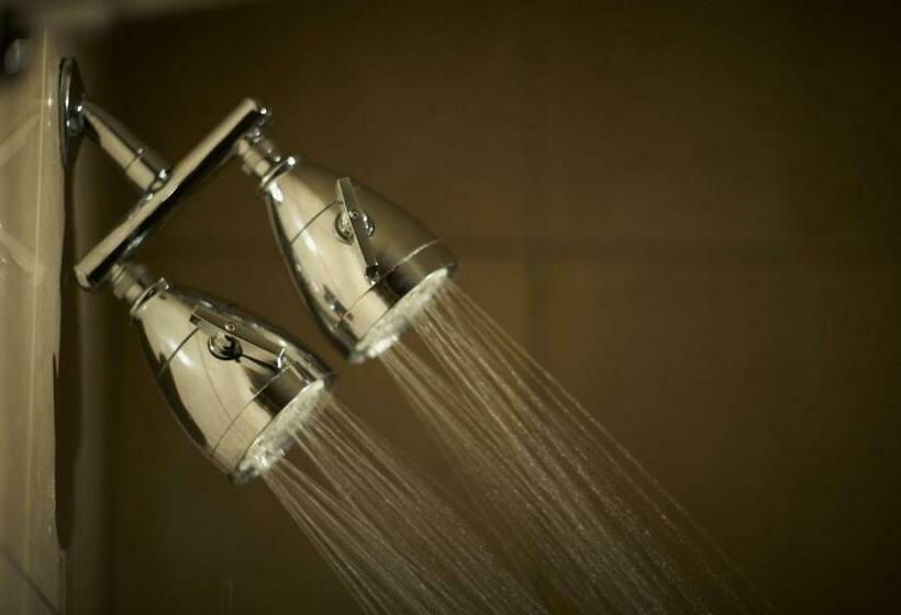 도시전망 디럭스룸 킹침대, Kinzie