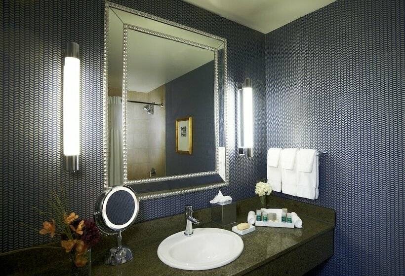 디럭스 룸 도시 전망, Kinzie