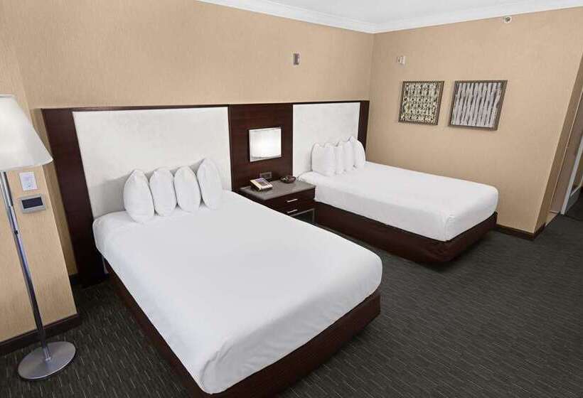 Номер Стандарт, Virginia Crossings Hotel, Tapestry Collection By Hilton