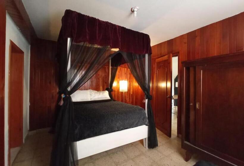 Habitación Triple Estándar, Kaza Muta