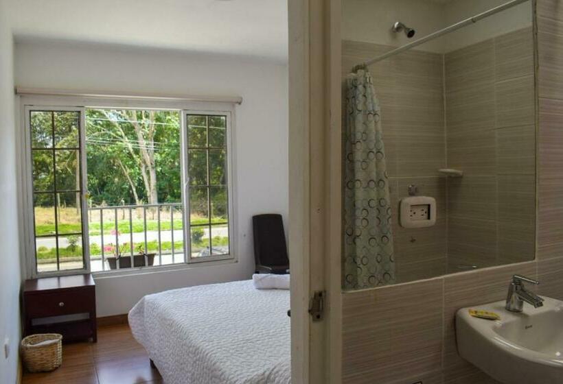 Номер Стандарт, Hostal Mochileros Inn