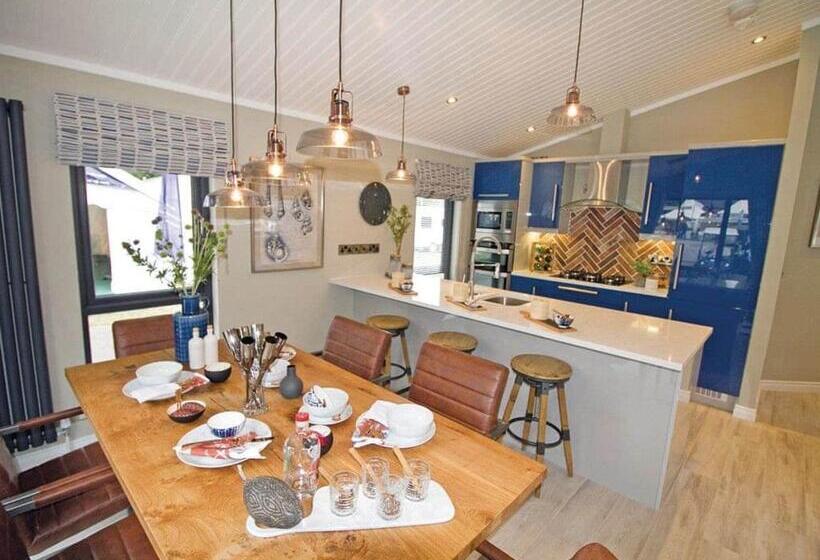 خانه 1 خوابه, Penally Grange