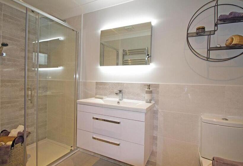 خانه 3 خوابه, Penally Grange