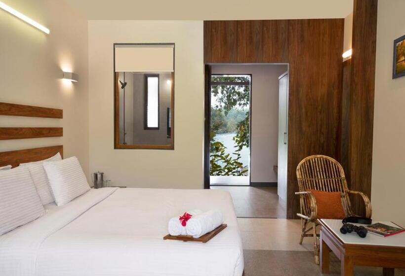 בקתה, Whistling Woodzs Resort