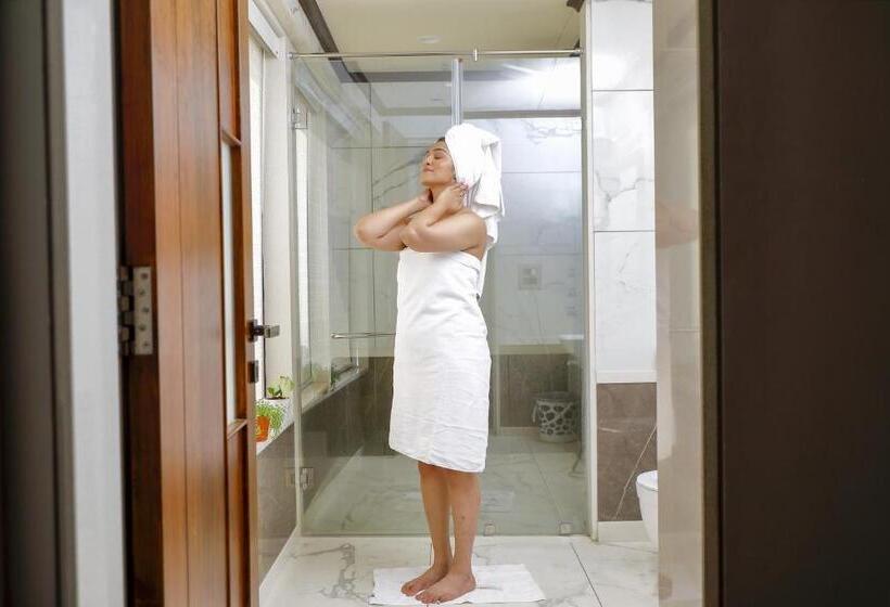 Люкс Вид на Сад, Whistling Woodzs Resort