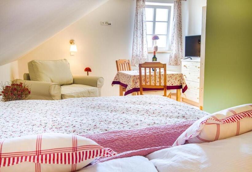 기본룸, Penzion Pivnice   Jítravský Dvorec