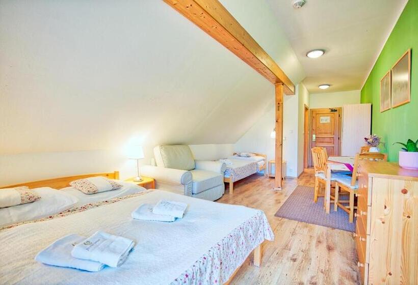 스탠다드 트리플 룸, Penzion Pivnice   Jítravský Dvorec