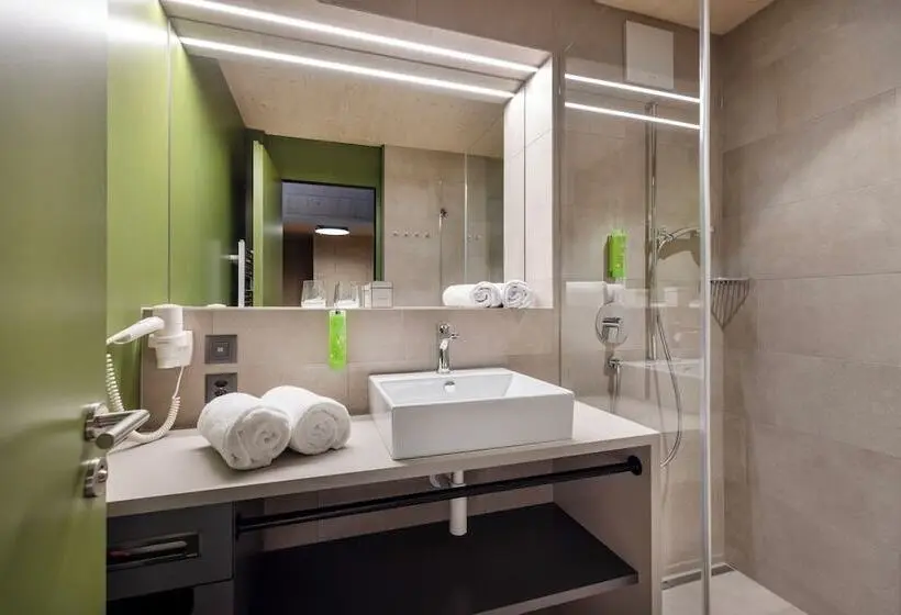 Perhehuone, Aves Hotel Savognin