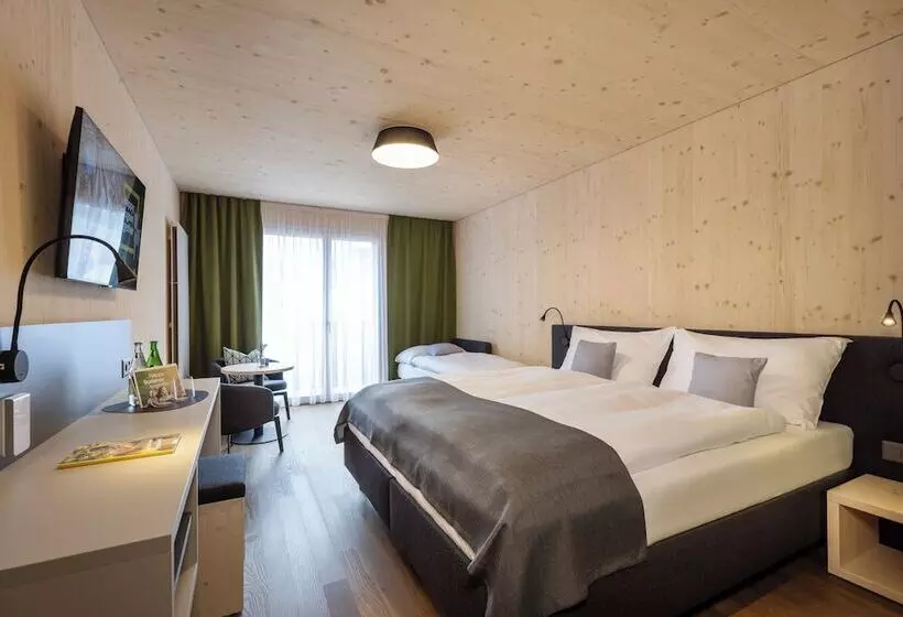 Standard Plus -huone, Aves Hotel Savognin