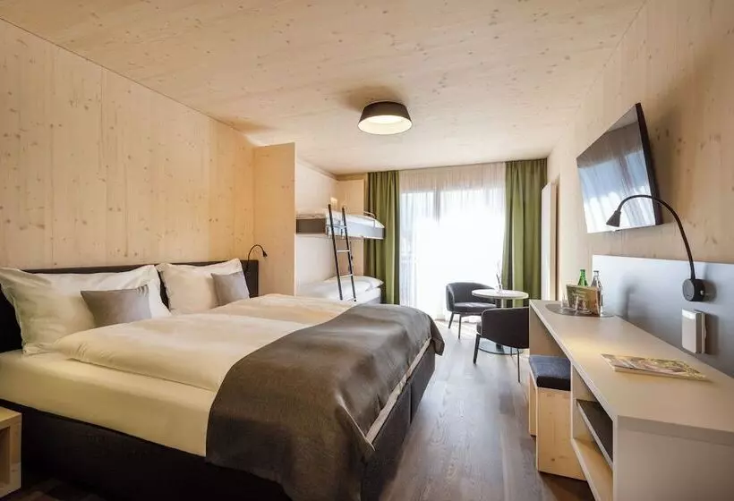 Perhehuone, Aves Hotel Savognin