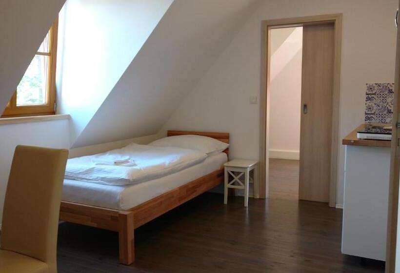 1 Szobás Apartman, Apartmány Malý Mnich