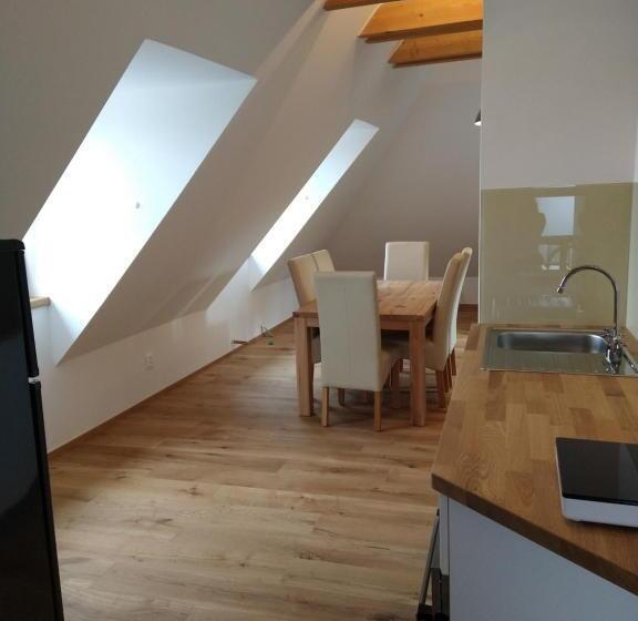 Apartament Deluxe 1 Dormitori, Apartmány Malý Mnich