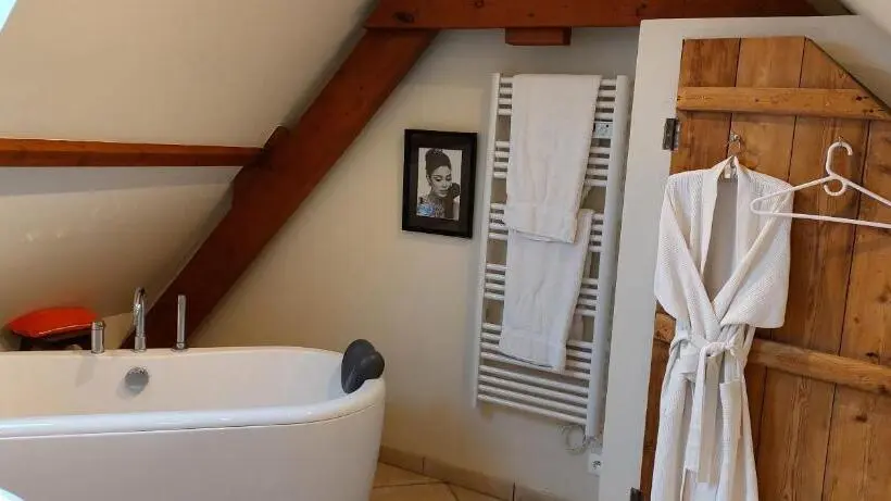 デラックスルーム, Manoir De Turqueville Les Quatre Etoiles