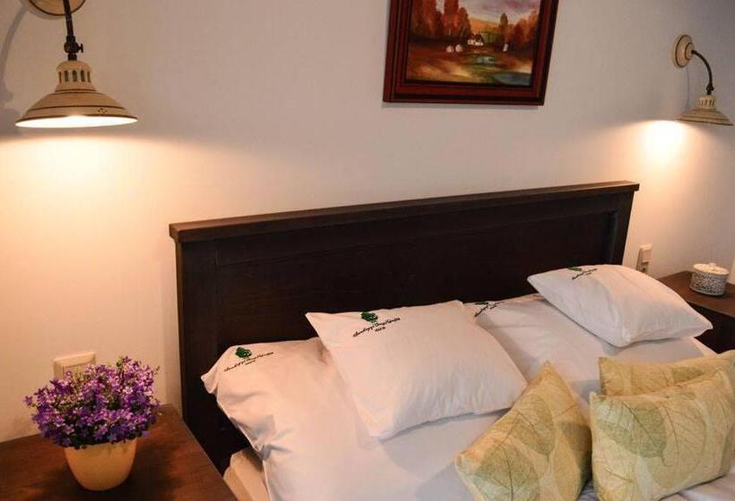 חדר סטנדרט, Somhegyi öreg Hársfák Major Vendégház