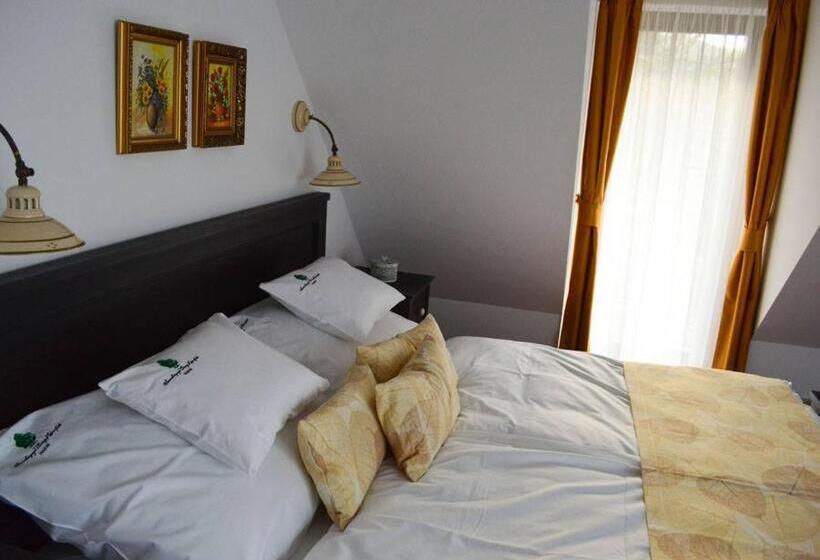 סוויטת ג'וניור, Somhegyi öreg Hársfák Major Vendégház