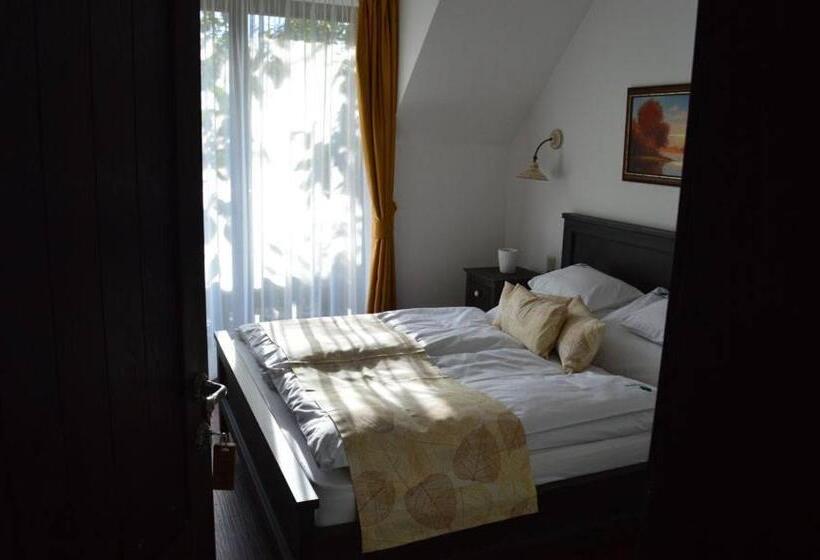 חדר סטנדרט, Somhegyi öreg Hársfák Major Vendégház