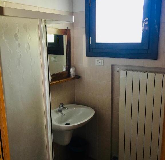 חדר סטנדרט לשלושה עם טרסה, Albergo Panoramico