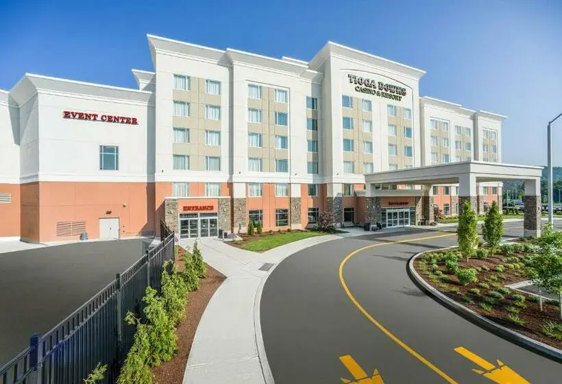 クイーンベッドのデラックスルーム, Tioga Downs Casino And Resort