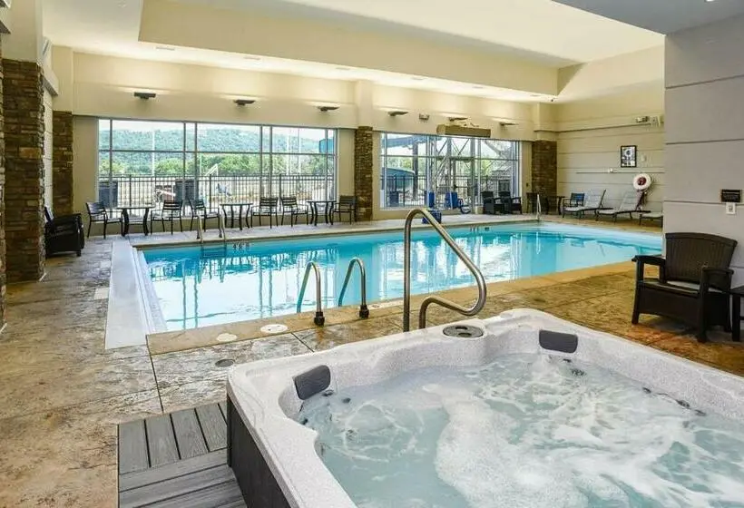クイーンベッドのデラックスルーム, Tioga Downs Casino And Resort