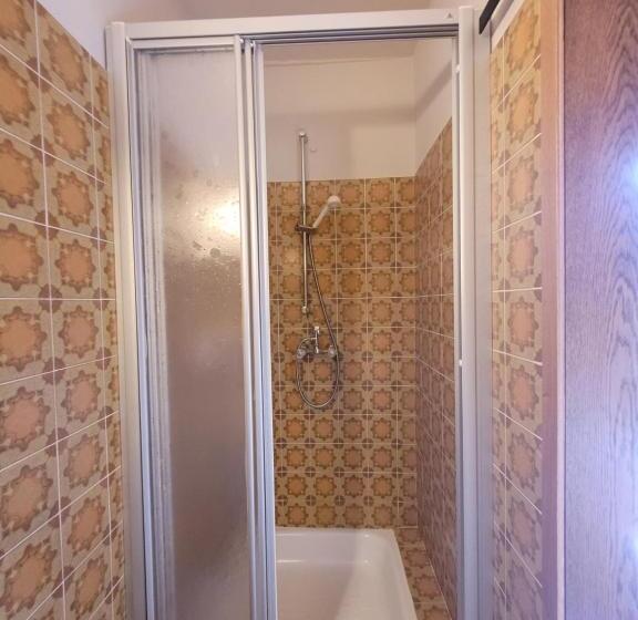 スタンダードシングルルーム, Brandgut Vor Freude Glühen