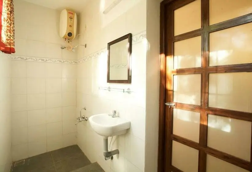 デラックスルーム, The Annex, Isai Ambalam Guest House