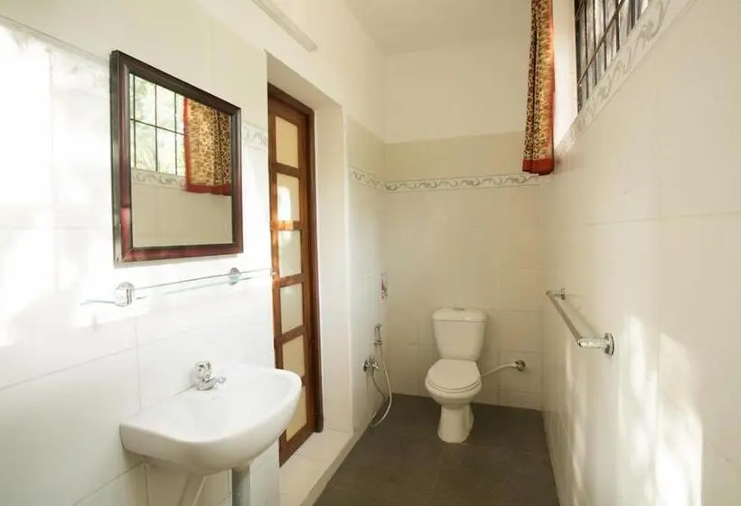 デラックスルーム, The Annex, Isai Ambalam Guest House