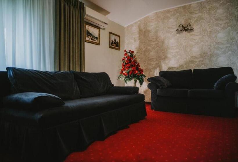 سوییت لوکس, Pensiunea Noblesse