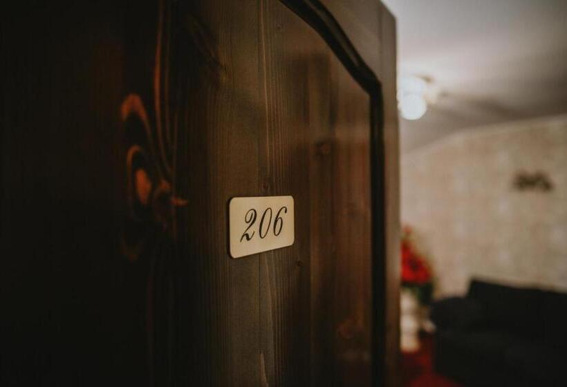 디럭스 스위트, Pensiunea Noblesse